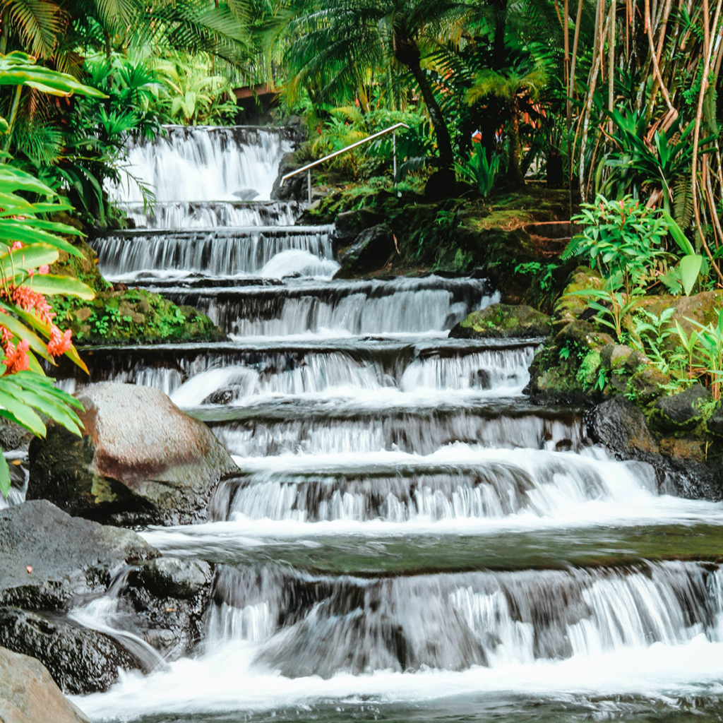 La-Fortuna-Waterfall La-Fortuna-Waterfall