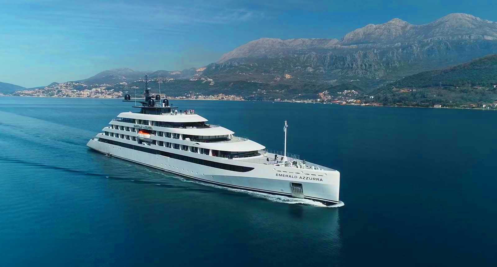 Greek Islands Superyacht Emerald Azzurra 2027 with Alpine Adventures (19)